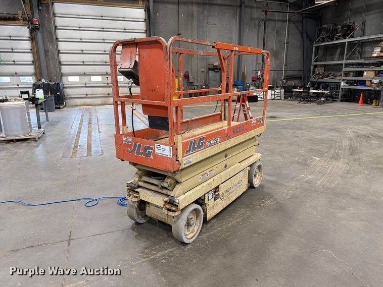 image for item DQ0032 1999 JLG 2032E2 scissor lift
