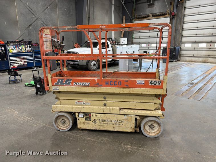 image for item DQ0032 1999 JLG 2032E2 scissor lift