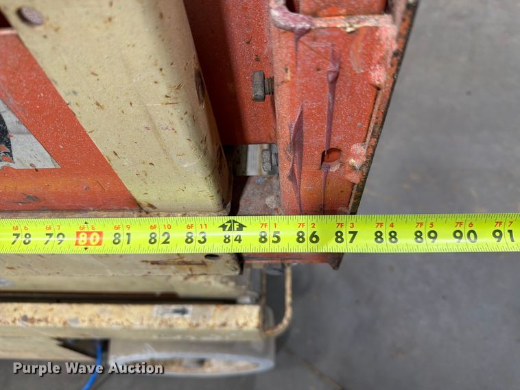 image for item DQ0032 1999 JLG 2032E2 scissor lift