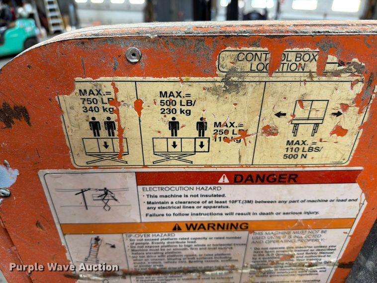 image for item DQ0032 1999 JLG 2032E2 scissor lift
