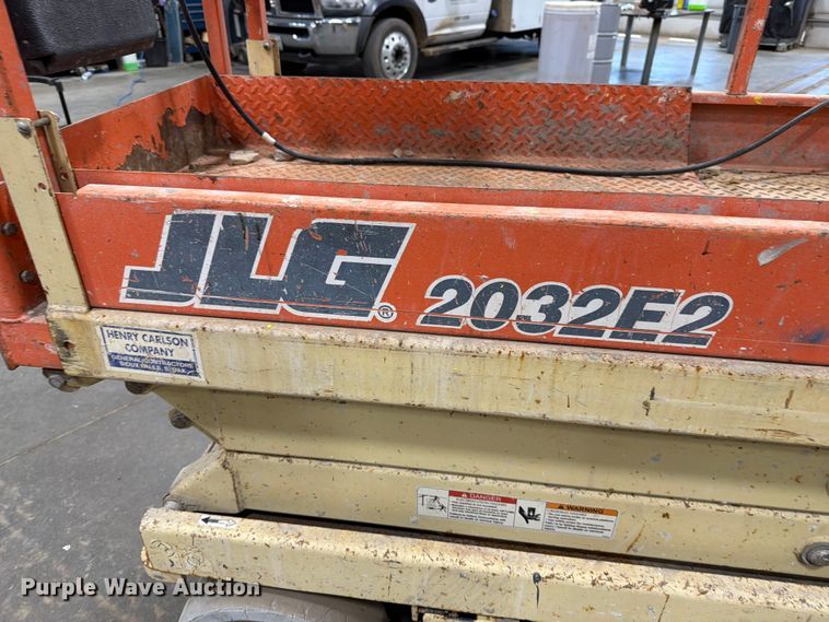 image for item DQ0032 1999 JLG 2032E2 scissor lift