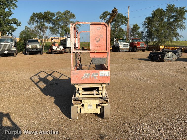image for item DQ0033 1999 JLG 2032E2 scissor lift