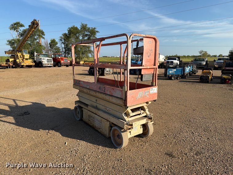 image for item DQ0033 1999 JLG 2032E2 scissor lift