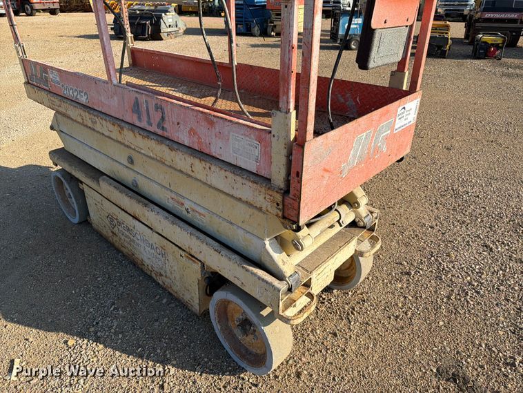 image for item DQ0033 1999 JLG 2032E2 scissor lift