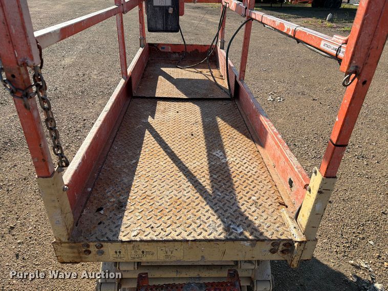 image for item DQ0033 1999 JLG 2032E2 scissor lift