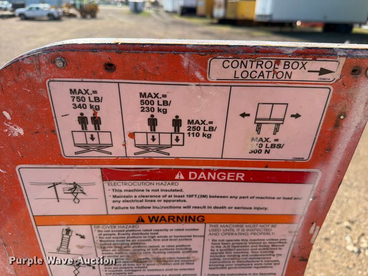 image for item DQ0033 1999 JLG 2032E2 scissor lift