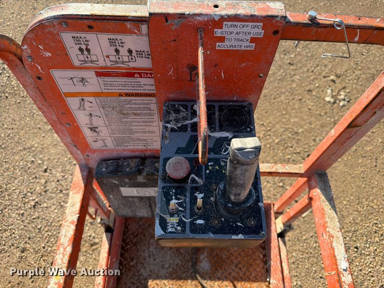 image for item DQ0033 1999 JLG 2032E2 scissor lift