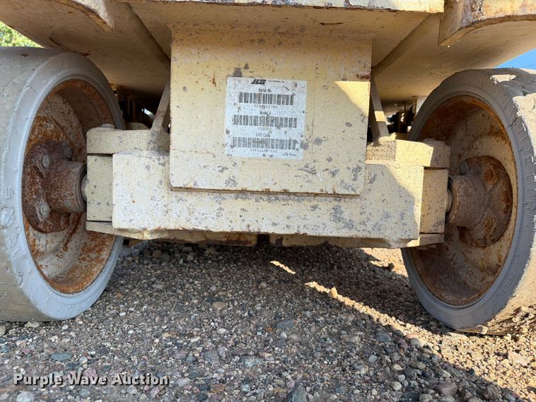 image for item DQ0033 1999 JLG 2032E2 scissor lift