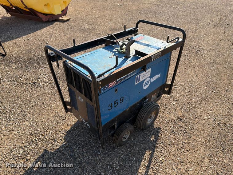 image for item DQ0034 2009 Miller Bobcat 250 welder/generator
