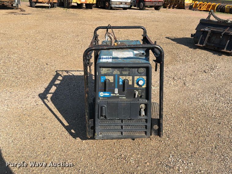 image for item DQ0035 2009 Miller Bobcat 250 welder/generator