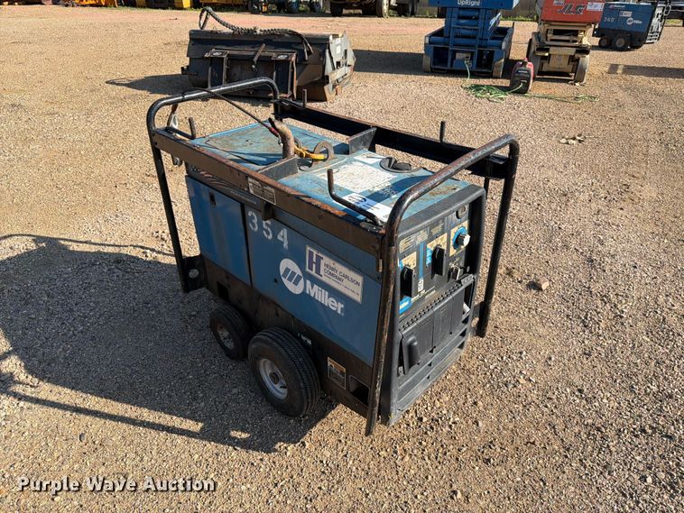 image for item DQ0035 2009 Miller Bobcat 250 welder/generator