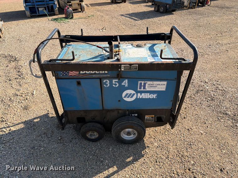 image for item DQ0035 2009 Miller Bobcat 250 welder/generator