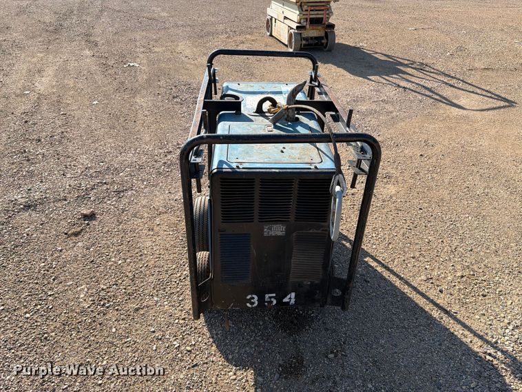 image for item DQ0035 2009 Miller Bobcat 250 welder/generator