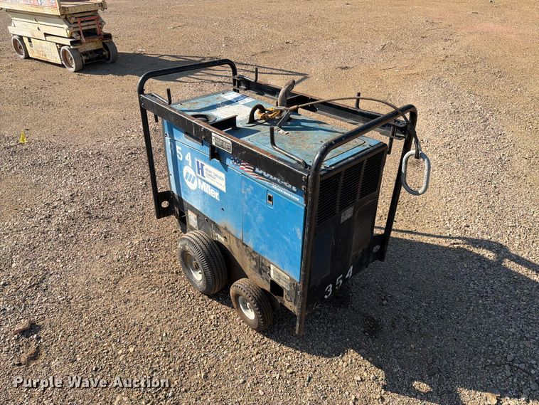 image for item DQ0035 2009 Miller Bobcat 250 welder/generator