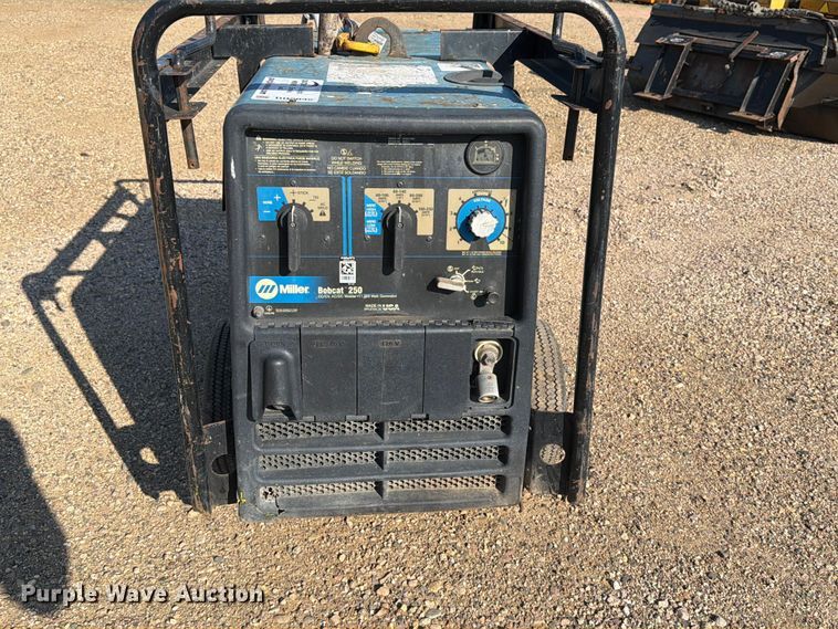 image for item DQ0035 2009 Miller Bobcat 250 welder/generator