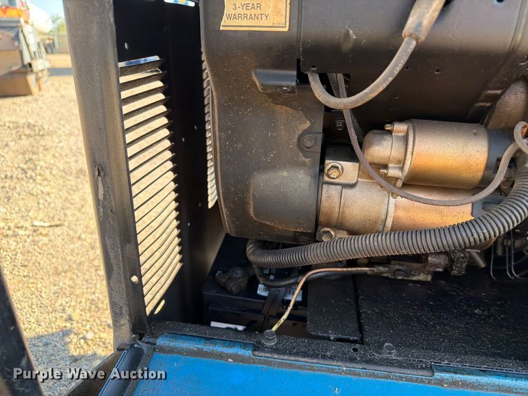 image for item DQ0035 2009 Miller Bobcat 250 welder/generator