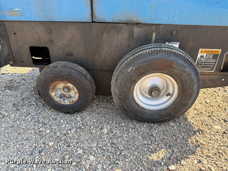 image for item DQ0035 2009 Miller Bobcat 250 welder/generator