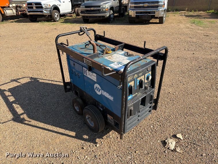 image for item DQ0036 2009 Miller Bobcat 250 welder/generator