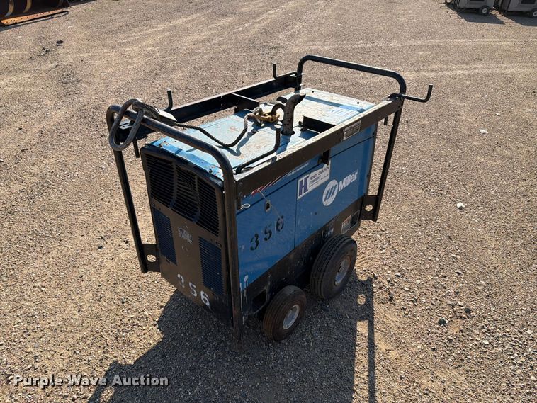 image for item DQ0036 2009 Miller Bobcat 250 welder/generator