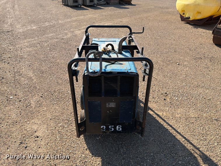 image for item DQ0036 2009 Miller Bobcat 250 welder/generator