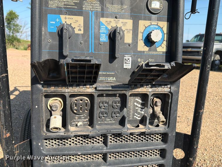 image for item DQ0036 2009 Miller Bobcat 250 welder/generator