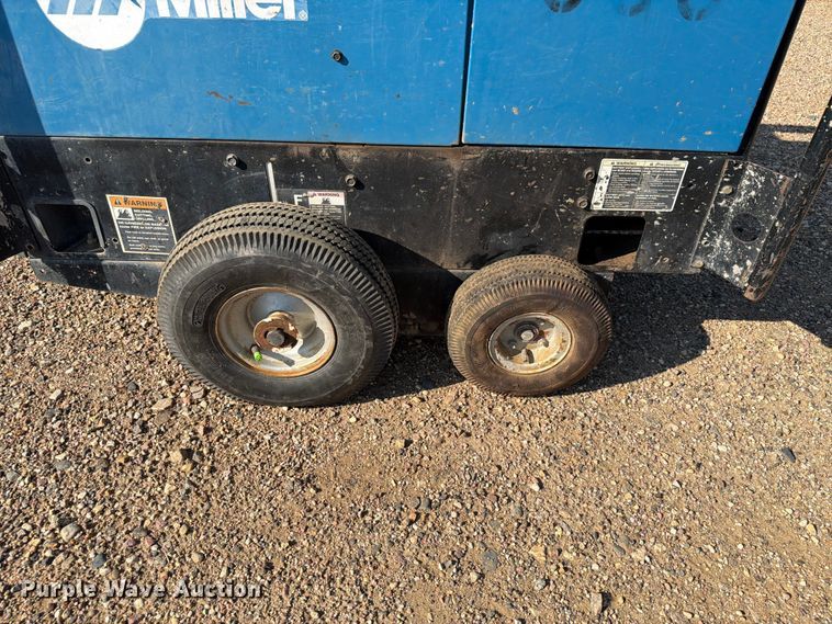 image for item DQ0036 2009 Miller Bobcat 250 welder/generator