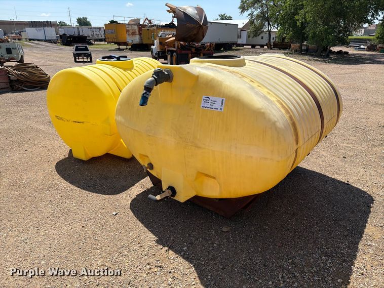 image for item DQ0041 (2) poly tanks