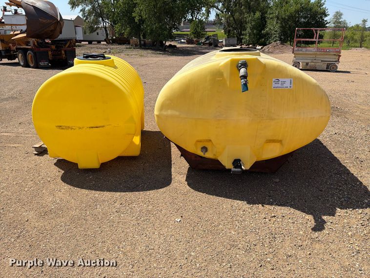image for item DQ0041 (2) poly tanks