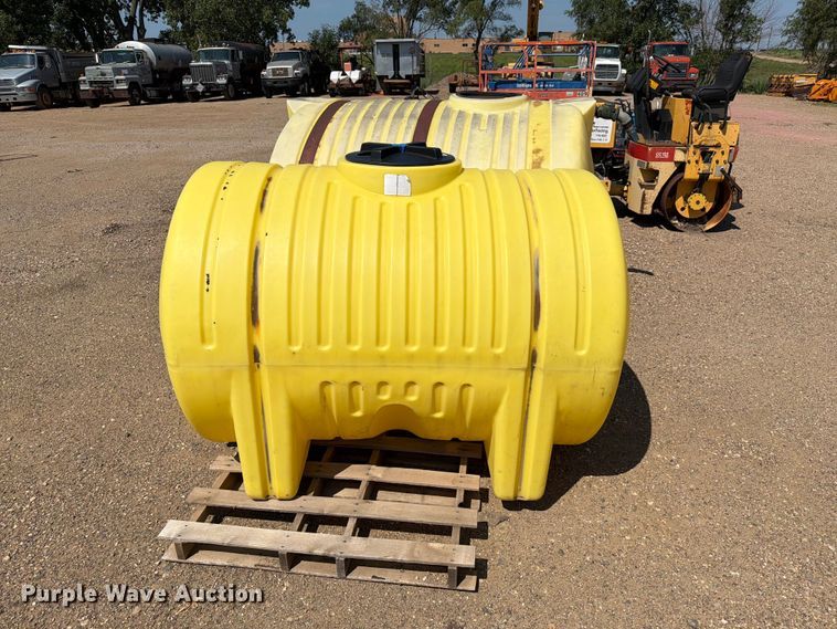 image for item DQ0041 (2) poly tanks