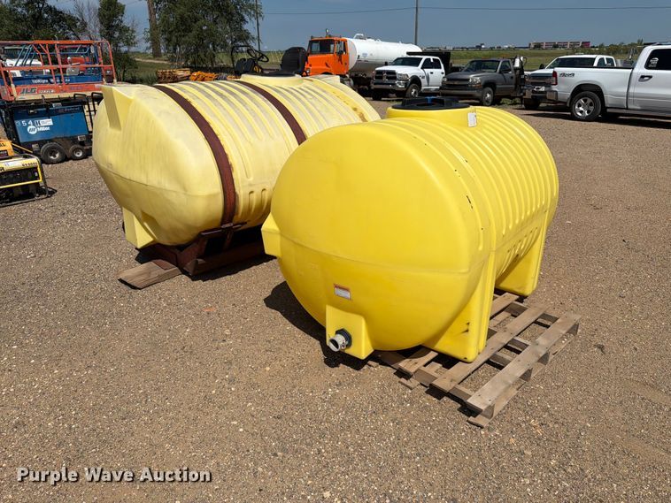 image for item DQ0041 (2) poly tanks