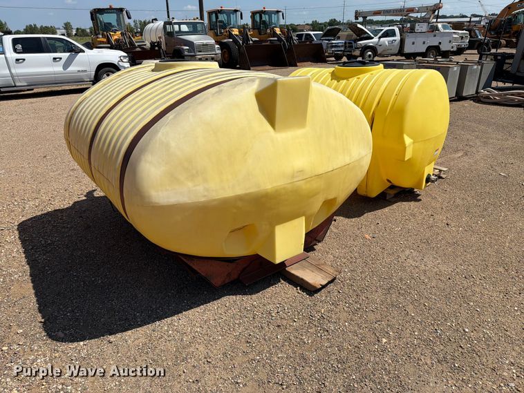 image for item DQ0041 (2) poly tanks