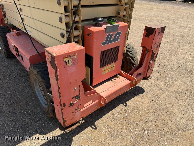 image for item DQ0045 2002 JLG 400CRT scissor lift