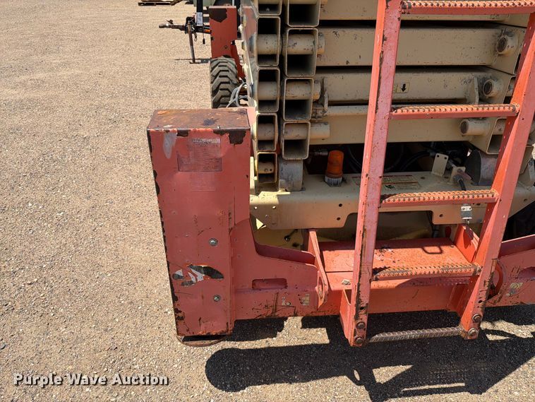 image for item DQ0045 2002 JLG 400CRT scissor lift