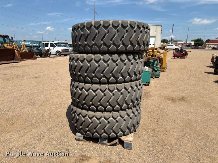image for item DQ0055 (4) Michelin 20.5R25 tires