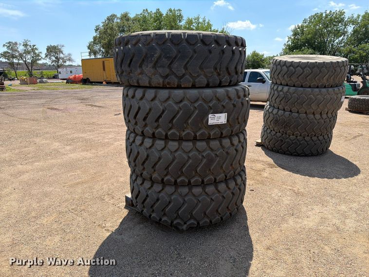 image for item DQ0055 (4) Michelin 20.5R25 tires