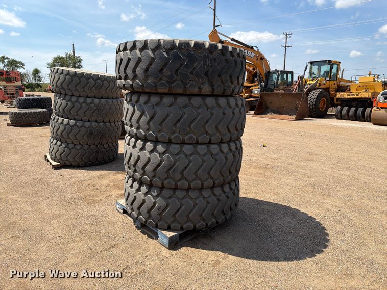 image for item DQ0055 (4) Michelin 20.5R25 tires