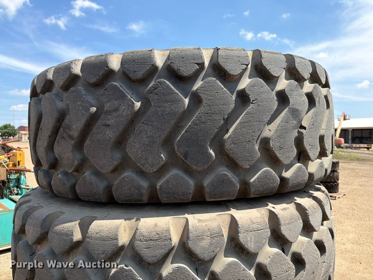 image for item DQ0055 (4) Michelin 20.5R25 tires