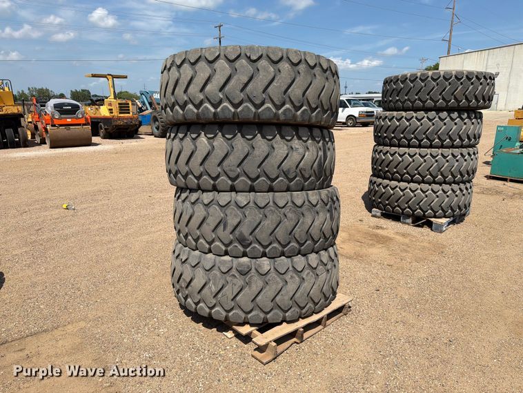 image for item DQ0056 (4) Michelin 20.5R25 tires