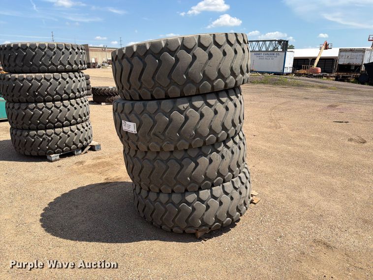 image for item DQ0056 (4) Michelin 20.5R25 tires