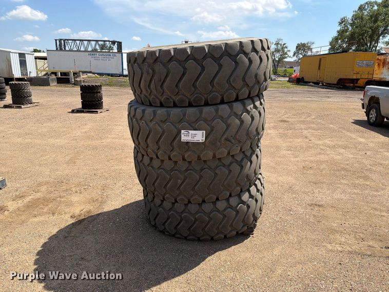 image for item DQ0056 (4) Michelin 20.5R25 tires