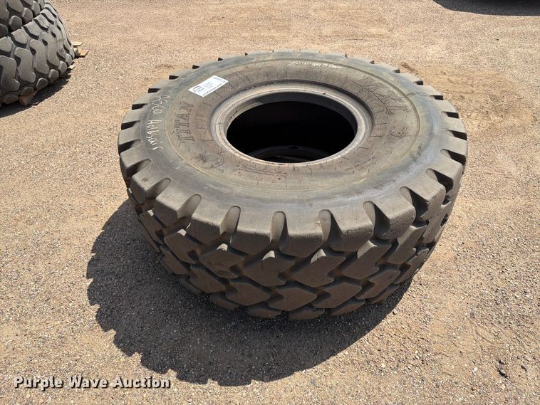 image for item DQ0057 Titan MXL 23.5R25 tire