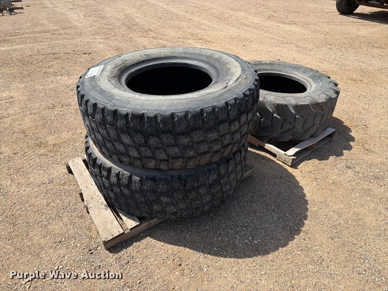 image for item DQ0059 (3) 17.5R25 tires