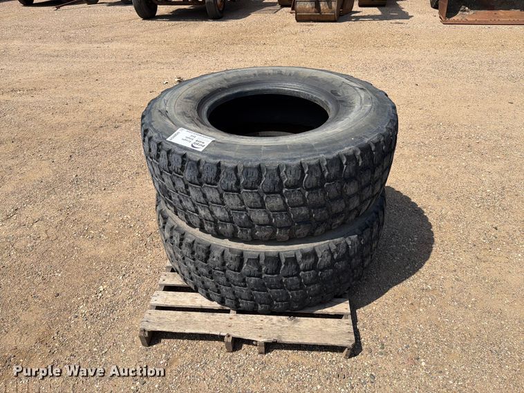 image for item DQ0059 (3) 17.5R25 tires