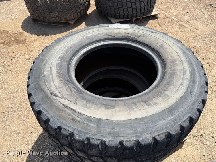 image for item DQ0059 (3) 17.5R25 tires