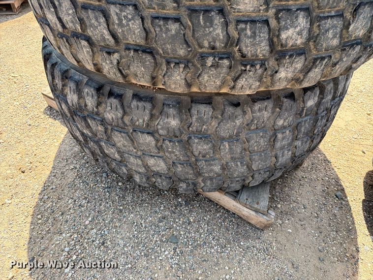 image for item DQ0059 (3) 17.5R25 tires