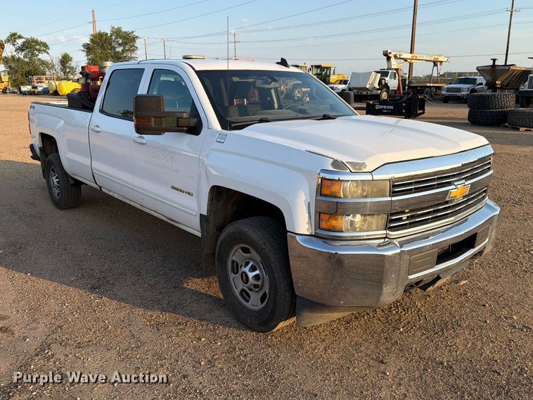 image for item DQ0060 2015 Chevrolet Silverado 2500HD Crew Cab pickup truck