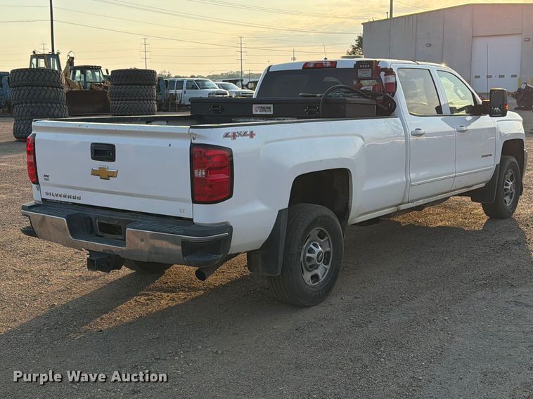 image for item DQ0060 2015 Chevrolet Silverado 2500HD Crew Cab pickup truck