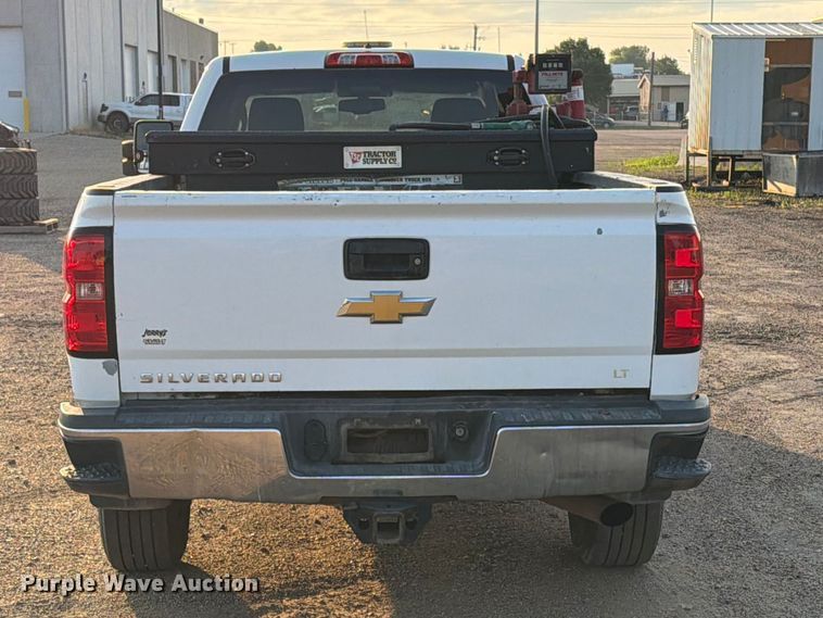 image for item DQ0060 2015 Chevrolet Silverado 2500HD Crew Cab pickup truck
