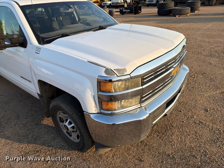 image for item DQ0060 2015 Chevrolet Silverado 2500HD Crew Cab pickup truck
