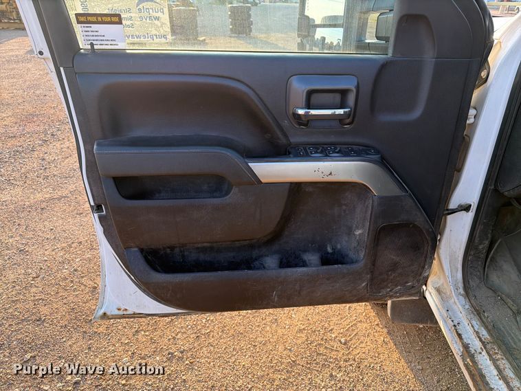 image for item DQ0060 2015 Chevrolet Silverado 2500HD Crew Cab pickup truck